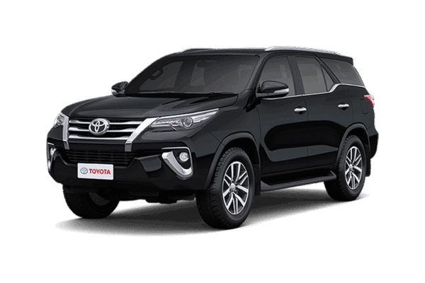 Toyota Fortuner hitam tampak serong depan dan samping untuk layanan sewa mobil premium Tangerang dengan driver profesional