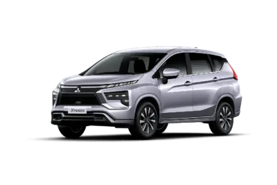Mitsubishi Xpander putih untuk layanan sewa mobil Tangerang dengan driver profesional dari Menara Rent Car