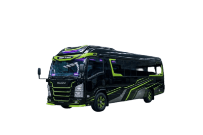 Isuzu Long Elf hitam strip kuning tampak serong depan dan samping untuk layanan sewa Elf Tangerang dengan driver profesional